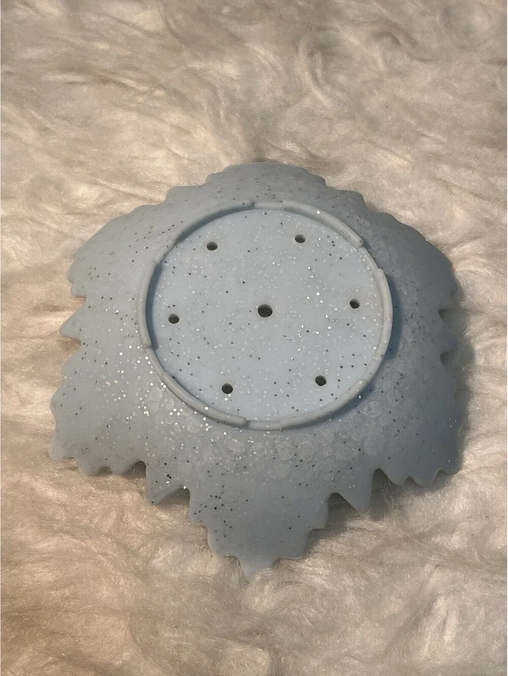 Snowflake Silicone self draining shower steamer tray & 2 Steamer Pucks